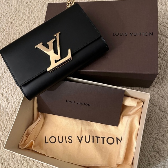 Louis Vuitton Handbags - Louis Vuitton Chain Louise MM in black